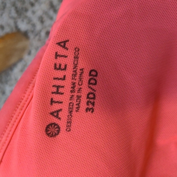 Athleta Twister Coral Pink Bikini Top 32 D/DD Twist Front Strappy Wired Lined - Picture 9 of 14